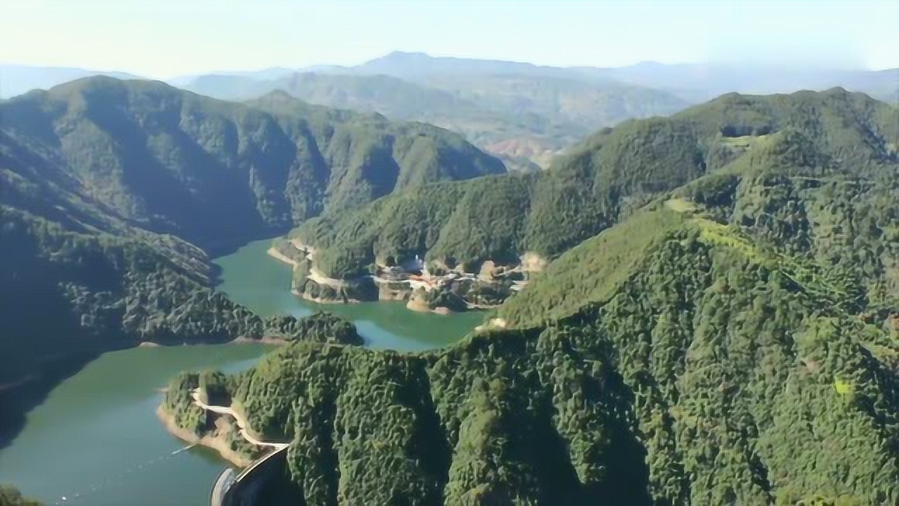 風(fēng)水大師揭秘，墳地選址奧秘與大自然美景的邂逅之旅