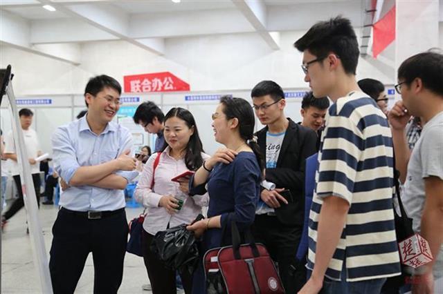 農(nóng)尚環(huán)境最新動態(tài)及關注與學習農(nóng)環(huán)境知識與技能的步驟指南