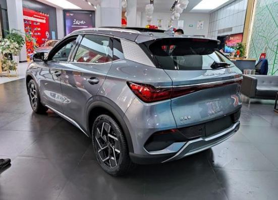比亞迪電車最新動態(tài)引領行業(yè)革新風暴！